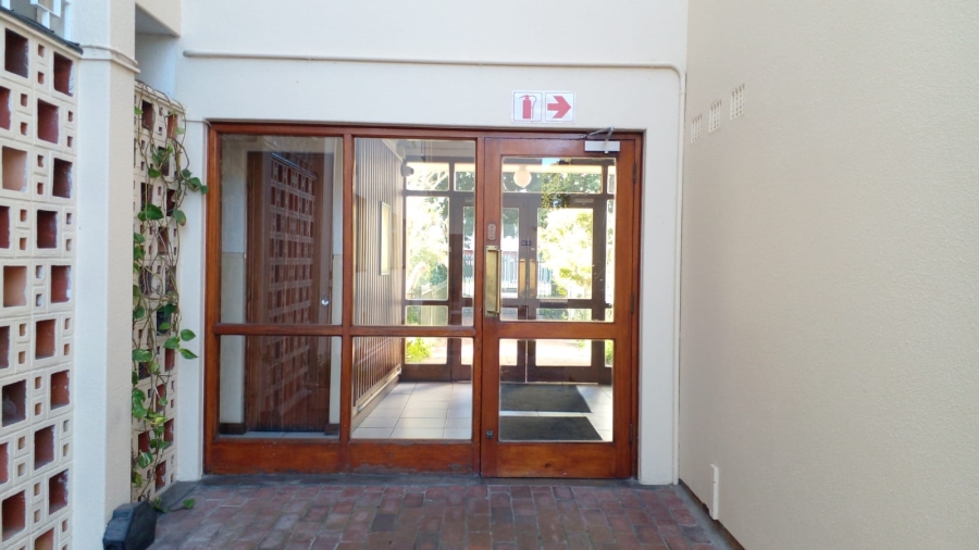 To Let 2 Bedroom Property for Rent in Pinelands Western Cape